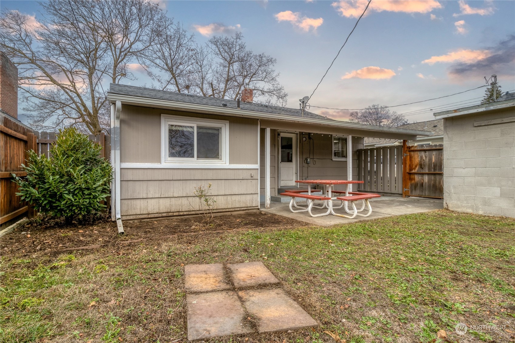 1055 St John Walla Walla, WA 99362 - Photo 21 of 27 a house view with a sitting space garden view with a outdoor space