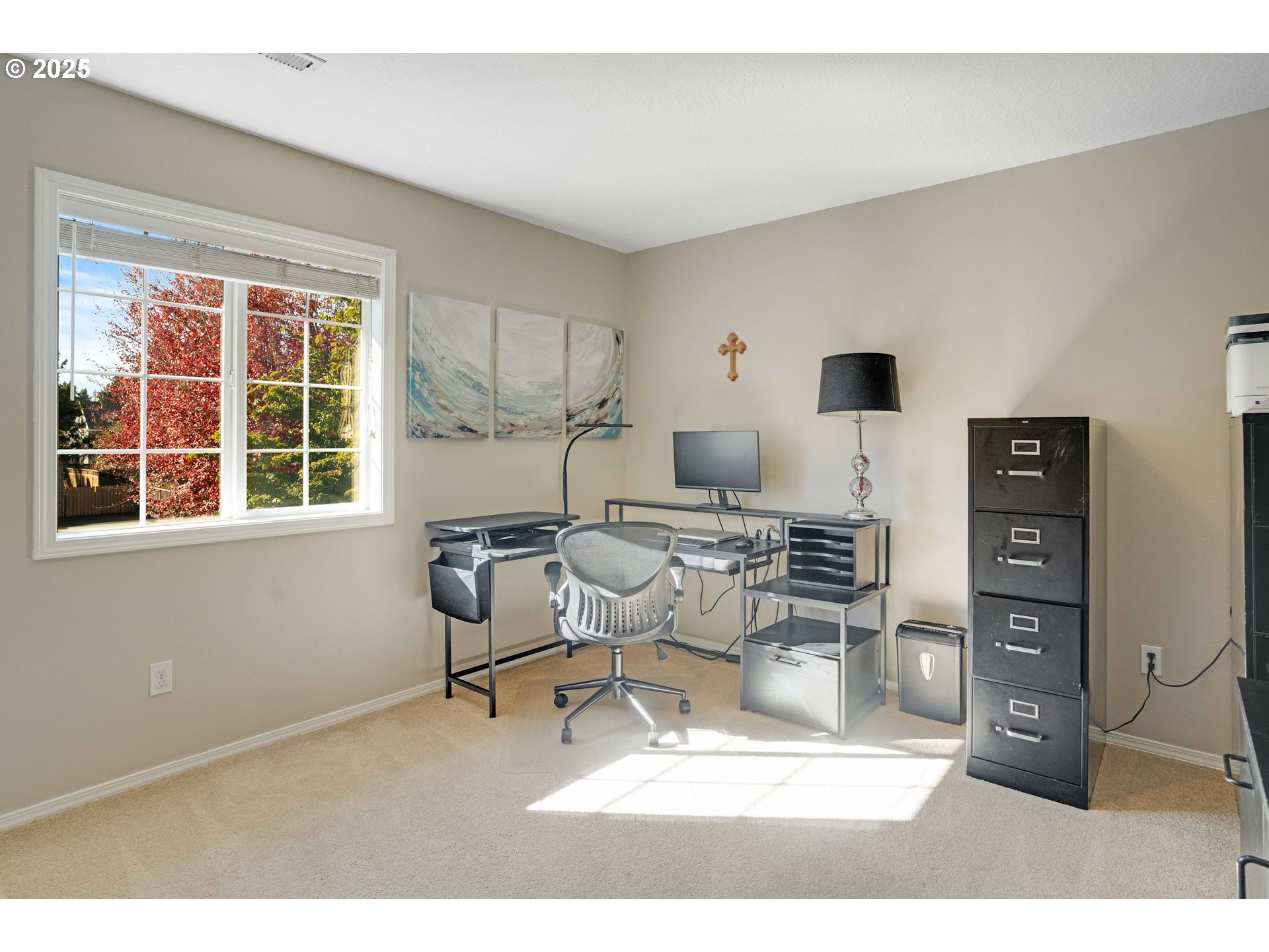 20194 Canyon Ridge Drive Oregon City, OR 97045 - Photo 24 of 41 a living room with furniture a rug and a window