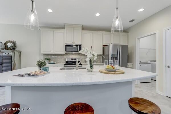 9957 Kevin Road Jacksonville, FL 32257 - Photo 8 of 22 Kitchen