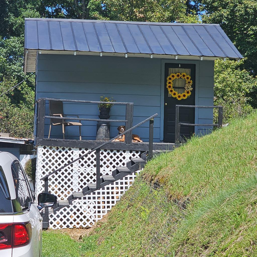 944 Spring Hill Road Cedar Bluff, VA 24609 - Photo 33 of 40 Gallery Image 33