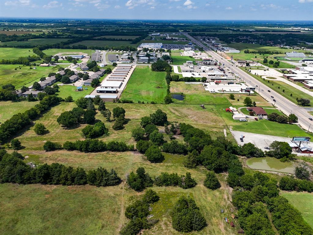 1709 Highway 121 Bonham, TX 75418 - Photo 15 of 19 a view of a city