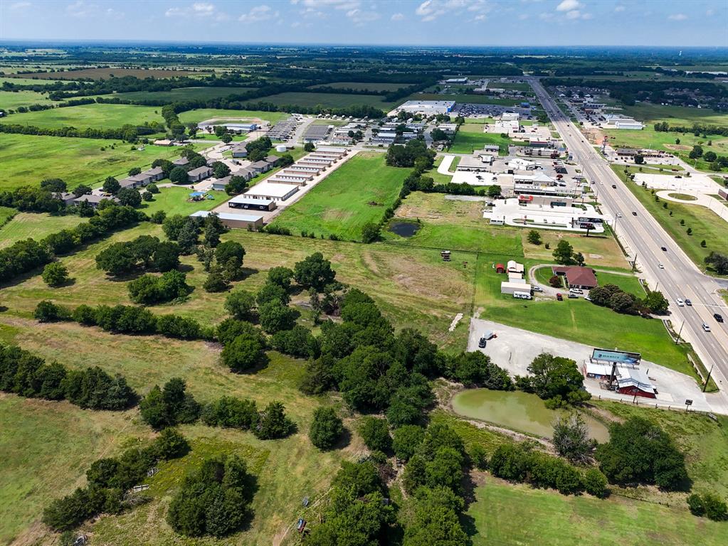 1709 Highway 121 Bonham, TX 75418 - Photo 8 of 19 a view of a city