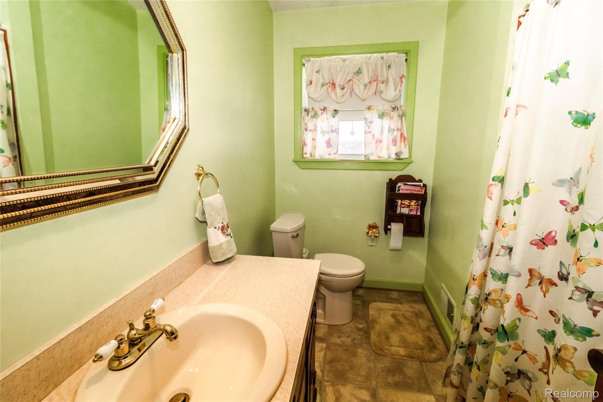4826 Sutton Road Dryden, MI 48428 - Photo 22 of 95 Full Bath (2).jpg