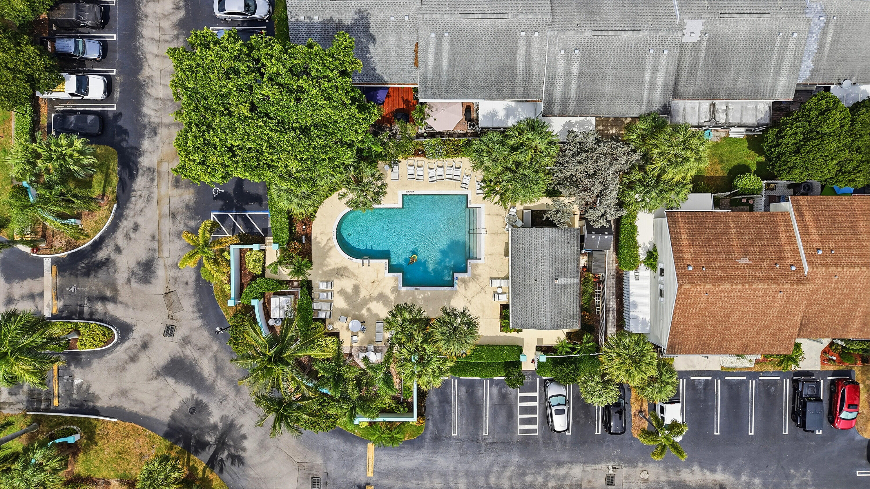 2627 Northeast 15th Street Pompano Beach, FL 33062 - Photo 31 of 39 35_dji_20260727231208_0607_d