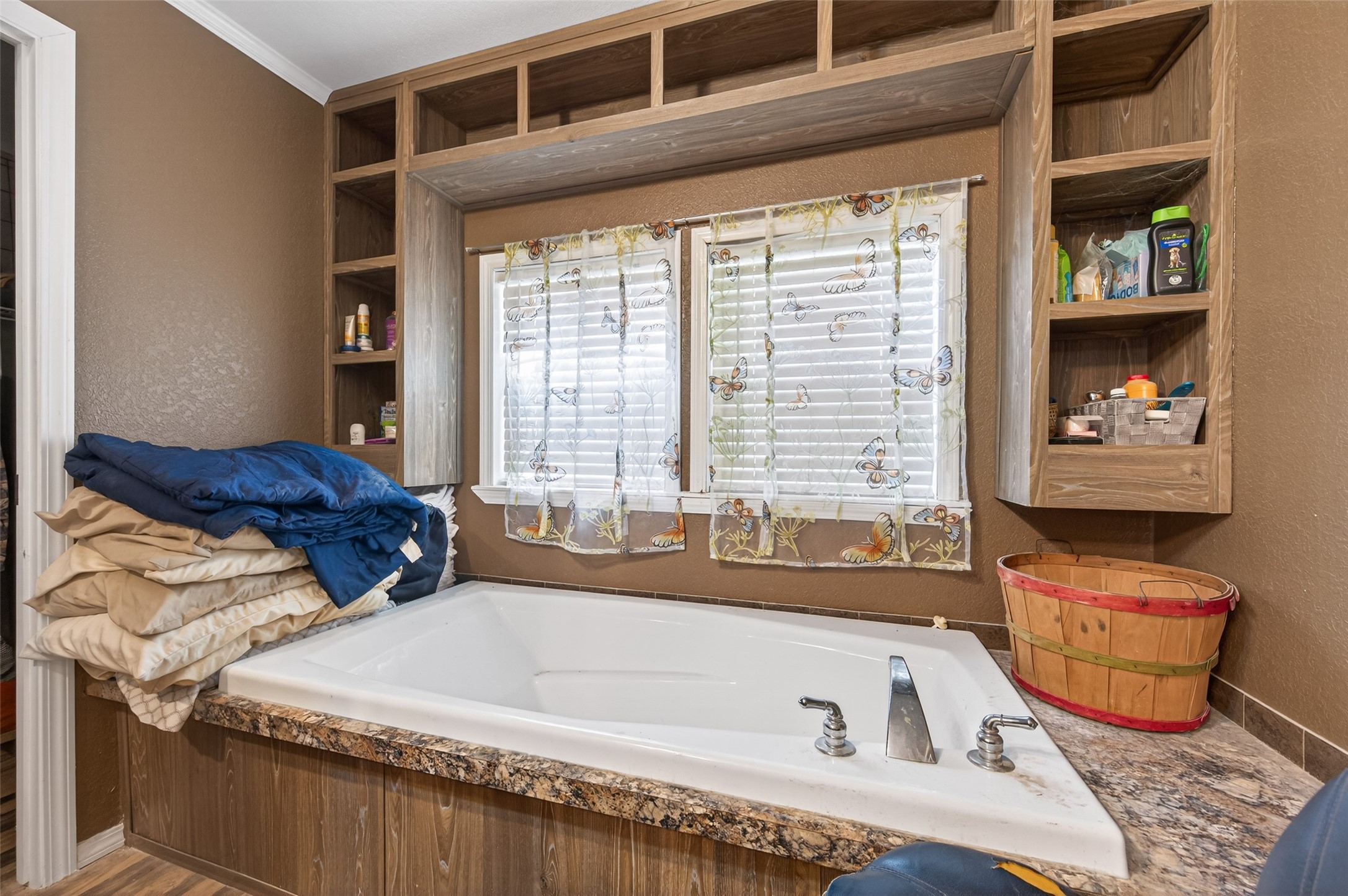 3588 Center Hill Road Bellville, TX 77418 - Photo 22 of 34 Primary Bathroom