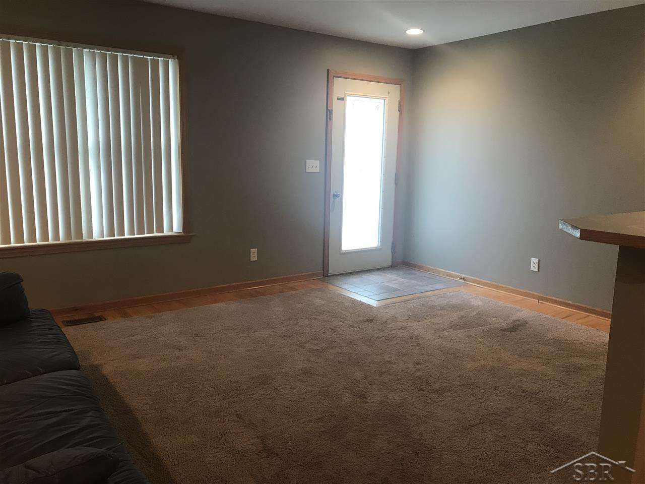 9810 West Freeland Road Freeland, MI 48623 - Photo 8 of 27 31358151-7.JPG