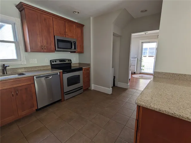 $725,000 | 16 Dartmouth Street, Newport, RI 02840