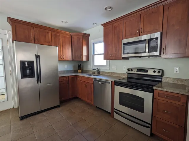 $725,000 | 16 Dartmouth Street, Newport, RI 02840