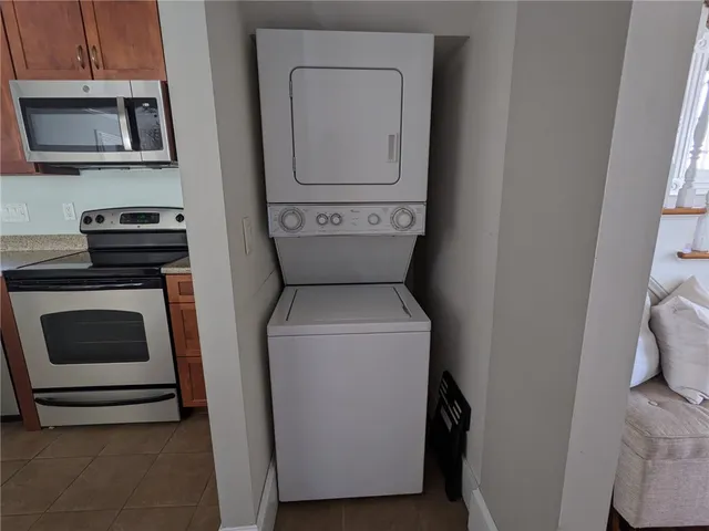 $725,000 | 16 Dartmouth Street, Newport, RI 02840