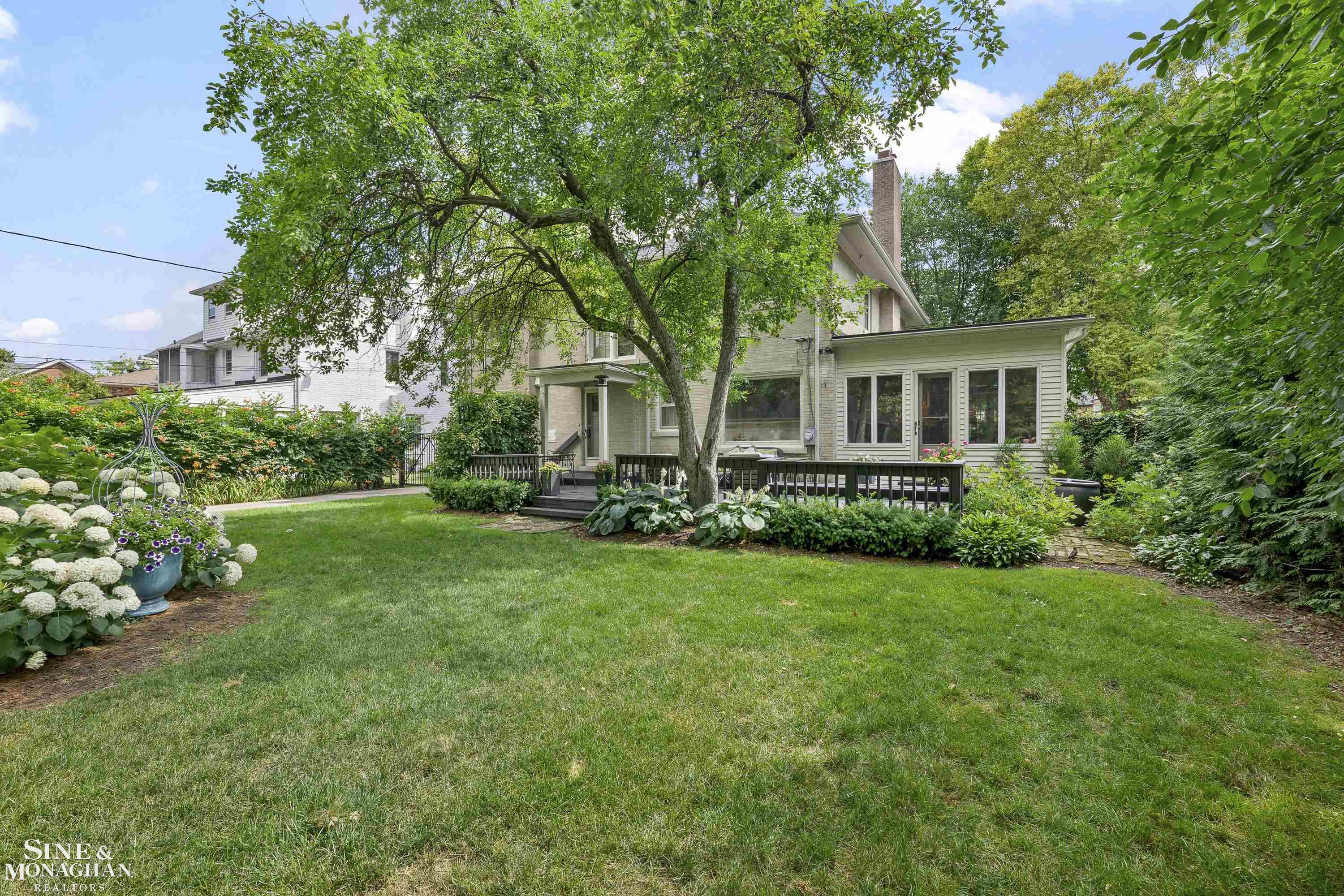 1035 Yorkshire Road Grosse Pointe Park, MI 48230 - Photo 46 of 61