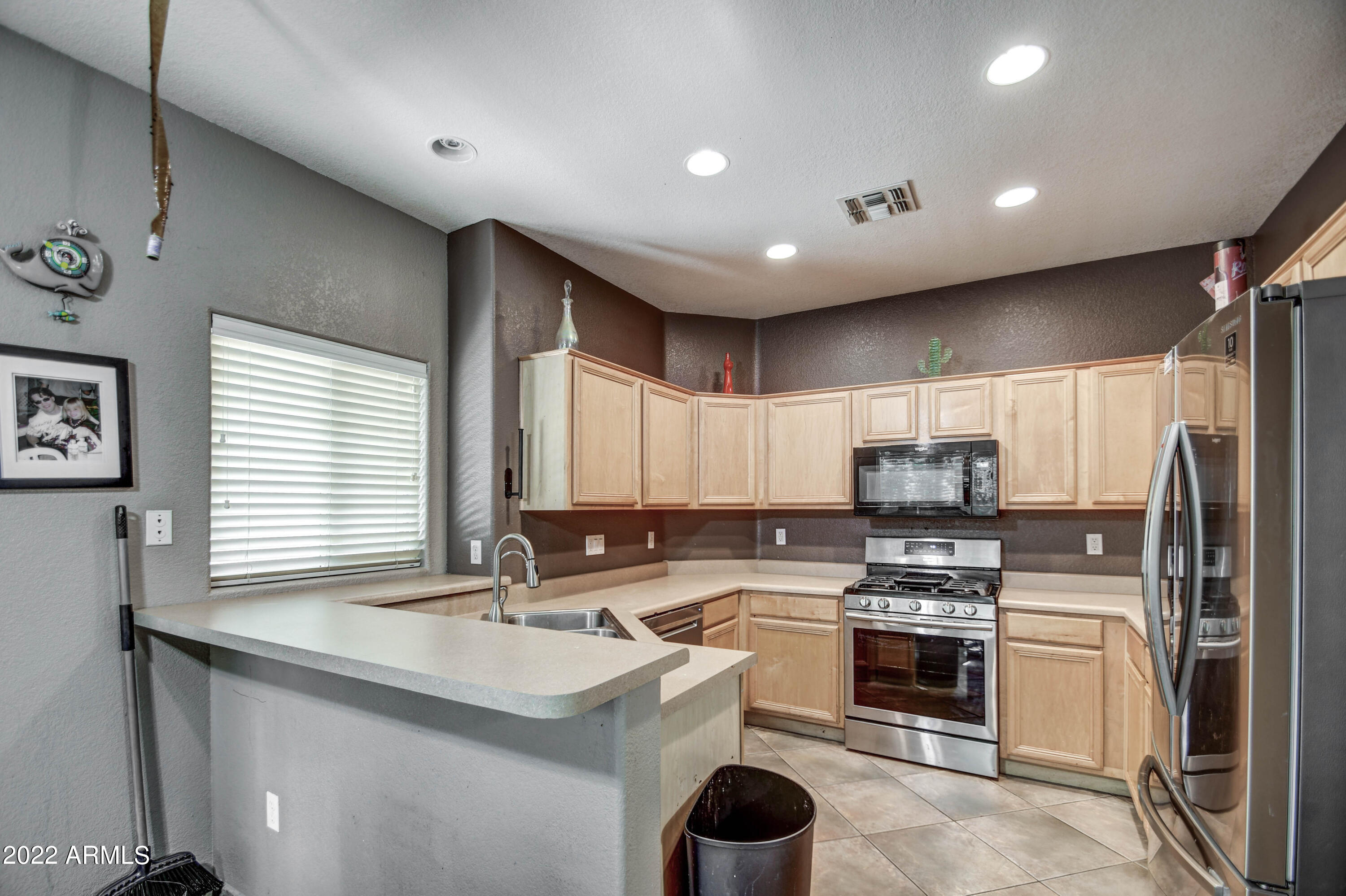 3676 East Derringer Way Gilbert, AZ 85297 - Photo 11 of 35 KITCHEN 2