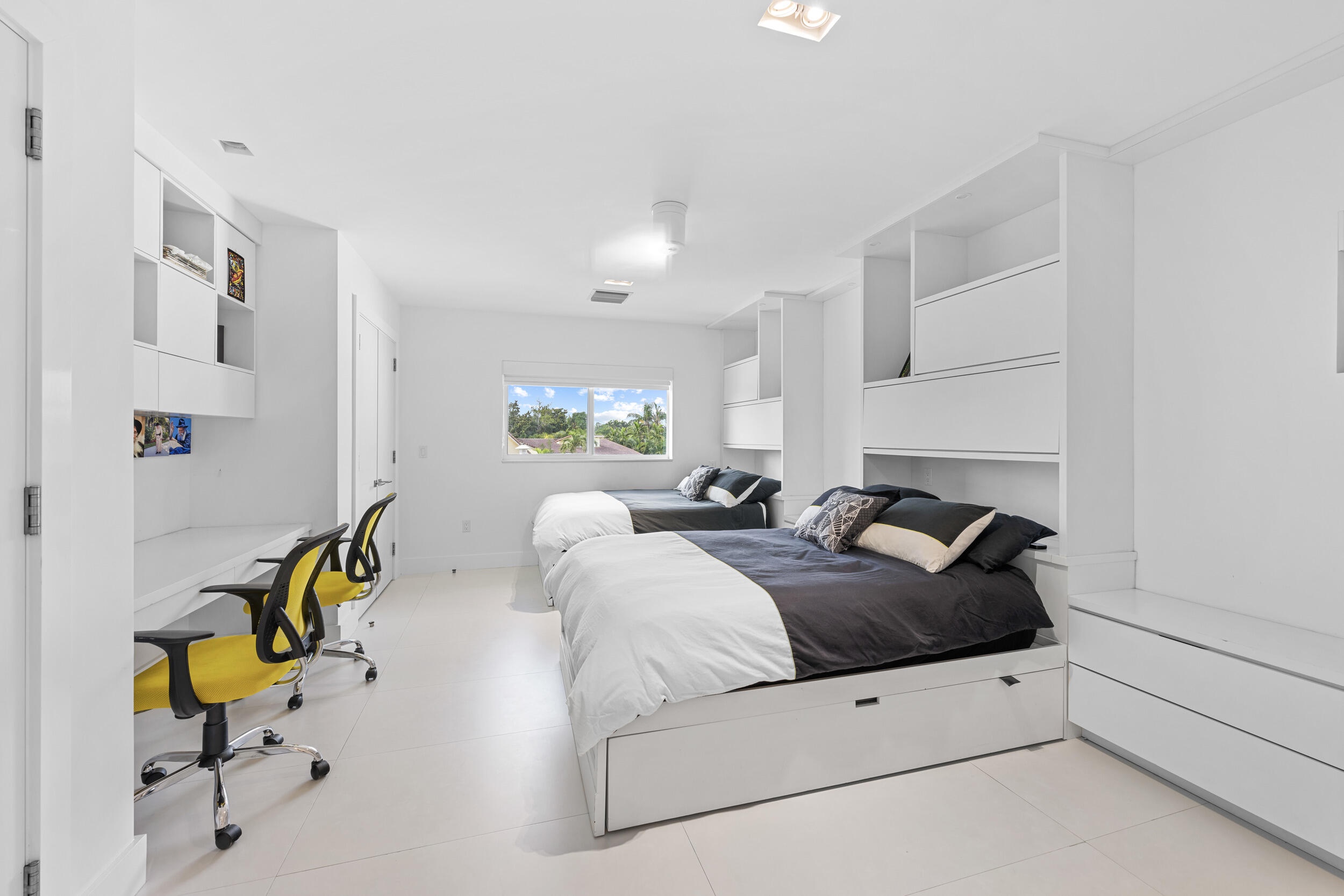 7047 San Sebastian Circle Boca Raton, FL 33433 - Photo 46 of 95 yellow room