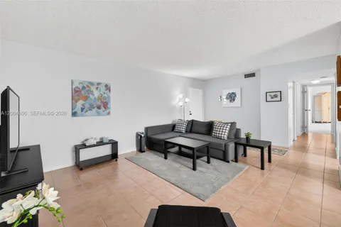 $360,000 | 3210 Southeast 10th Street, Unit 6B, Pompano Beach, FL 33062
