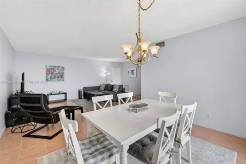 $360,000 | 3210 Southeast 10th Street, Unit 6B, Pompano Beach, FL 33062