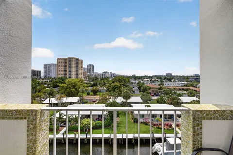 $360,000 | 3210 Southeast 10th Street, Unit 6B, Pompano Beach, FL 33062