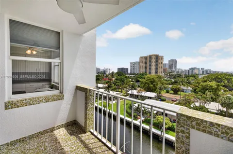 $360,000 | 3210 Southeast 10th Street, Unit 6B, Pompano Beach, FL 33062