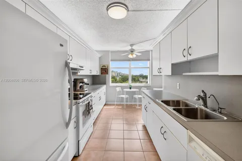 $360,000 | 3210 Southeast 10th Street, Unit 6B, Pompano Beach, FL 33062