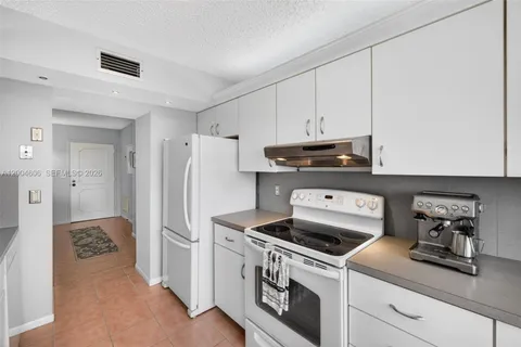 $360,000 | 3210 Southeast 10th Street, Unit 6B, Pompano Beach, FL 33062
