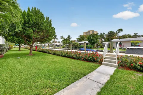 $360,000 | 3210 Southeast 10th Street, Unit 6B, Pompano Beach, FL 33062