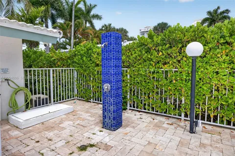 $360,000 | 3210 Southeast 10th Street, Unit 6B, Pompano Beach, FL 33062