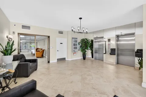 $360,000 | 3210 Southeast 10th Street, Unit 6B, Pompano Beach, FL 33062