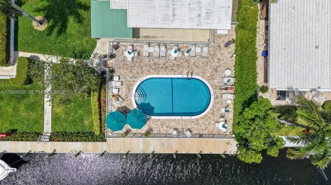 $360,000 | 3210 Southeast 10th Street, Unit 6B, Pompano Beach, FL 33062