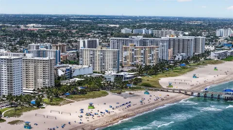 $360,000 | 3210 Southeast 10th Street, Unit 6B, Pompano Beach, FL 33062