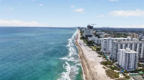 $360,000 | 3210 Southeast 10th Street, Unit 6B, Pompano Beach, FL 33062