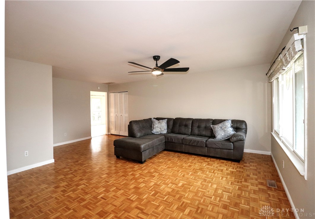 683 Danbury Road Cincinnati, OH 45240 - Photo 4 of 28 Gallery Image 4