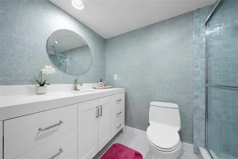 $1,799,000 | 5500 Collins Avenue, Unit 1902, Miami Beach, FL 33140