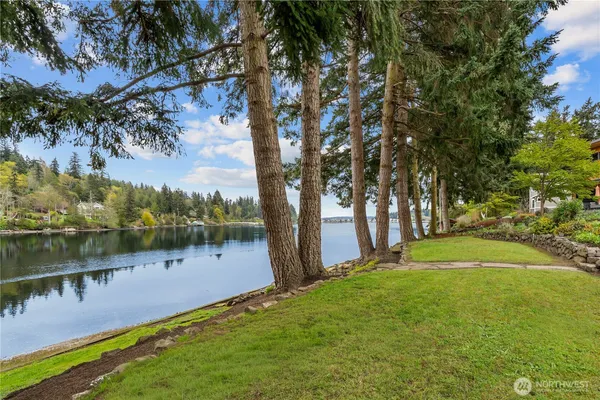 $1,195,000 | 6810 Northeast Wood Bay Lane, Poulsbo, WA 98370