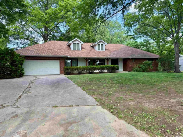 $355,000 | 538 Lindley Drive, Lawrence, KS 66049
