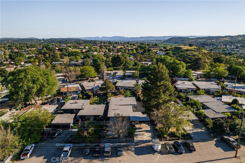 528 Creston Road Paso Robles, CA 93446 - Photo 41 of 46 an aerial view of multiple house