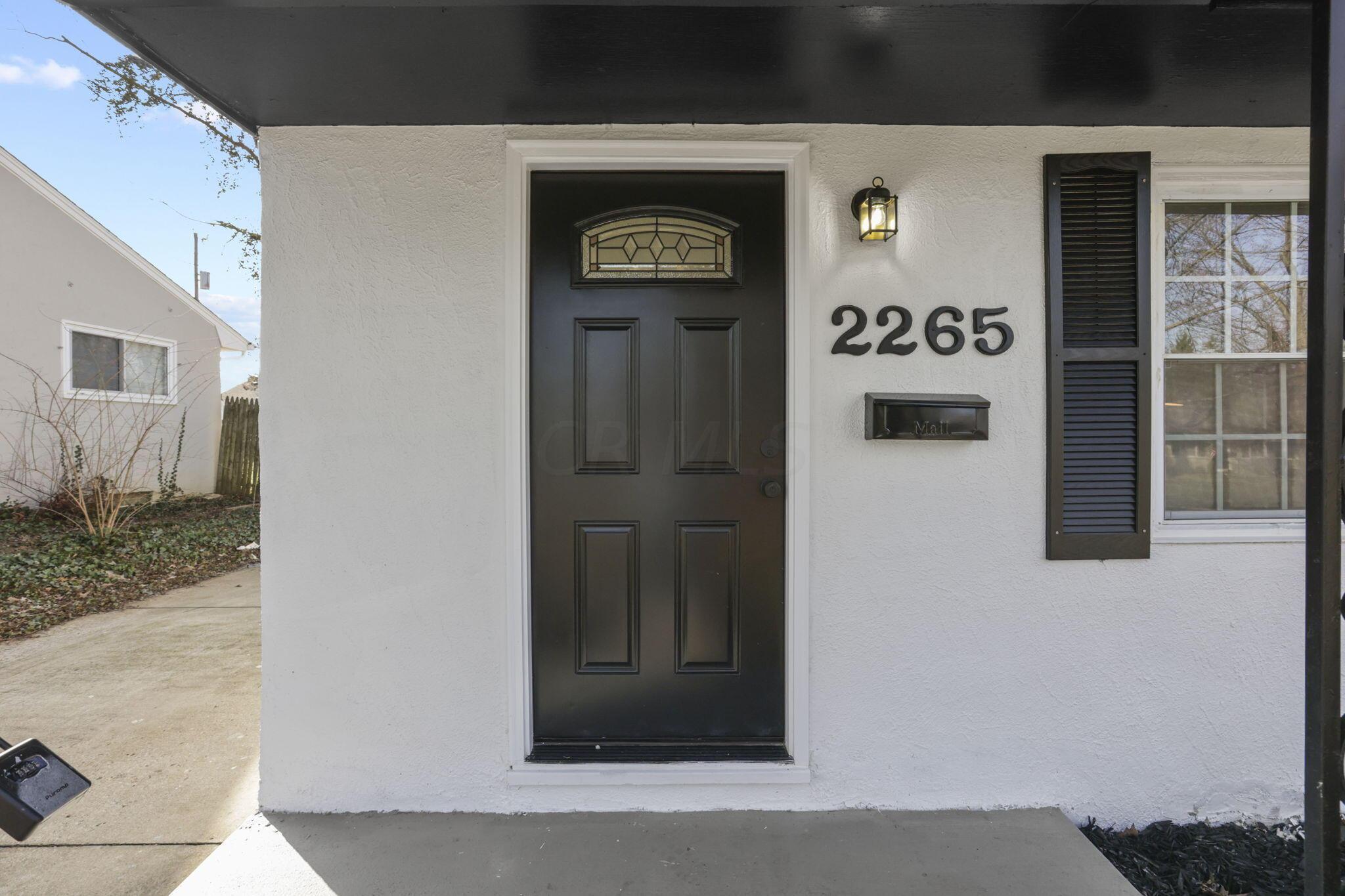 2265 Edgevale Road Columbus, OH 43221 - Photo 4 of 56 12-web-or-mls-0D3A9427