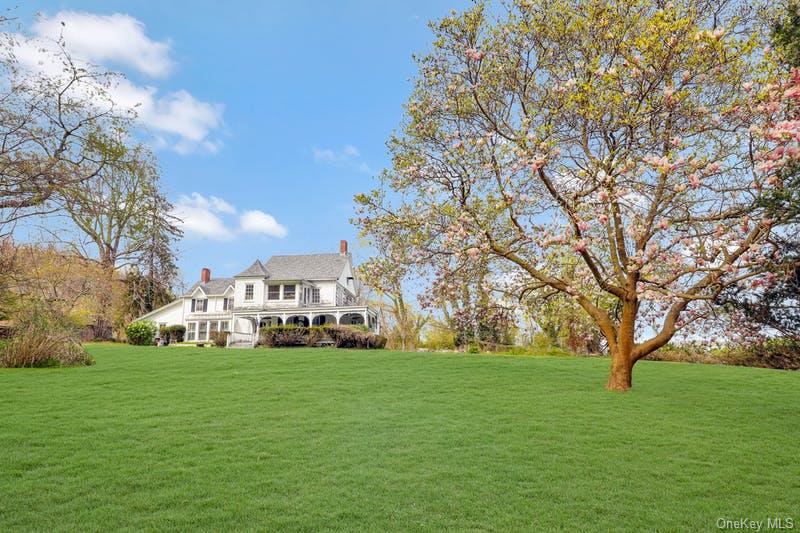 1008 West Shore Road Mill Neck, NY 11765 - Photo 4 of 8 a view of a park with large trees