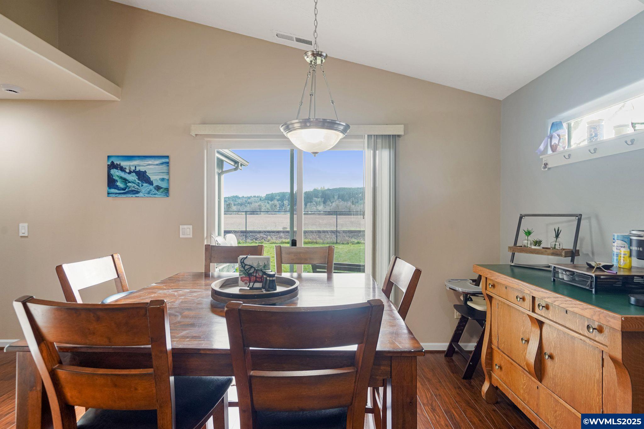 1503 Southeast Jonathan Avenue Dallas, OR 97338 - Photo 15 of 39