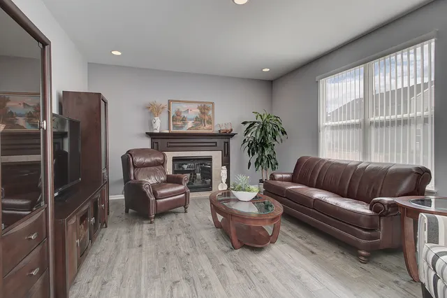 $399,000 | 7652 Scarlett Oak Drive, Plainfield, IL 60586