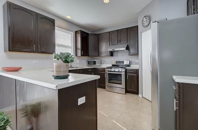 $399,000 | 7652 Scarlett Oak Drive, Plainfield, IL 60586