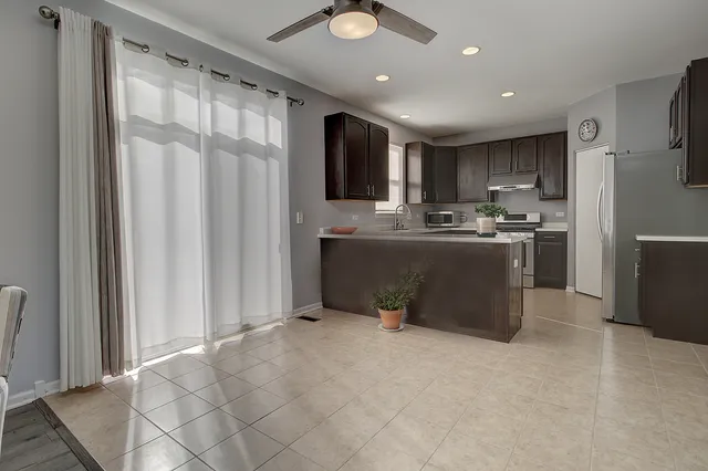 $399,000 | 7652 Scarlett Oak Drive, Plainfield, IL 60586