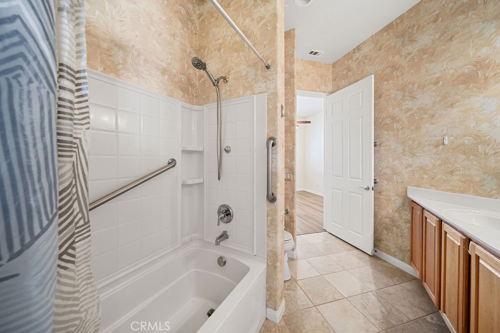 11166 Avonlea Road Apple Valley, CA 92308 - Photo 16 of 35 Gallery Image 16