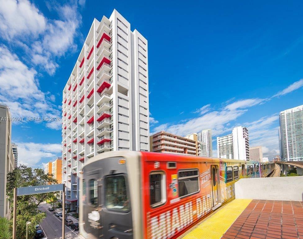 117 Southwest 10th Street, Unit 2209 Miami, FL 33130 - Photo 1 of 25