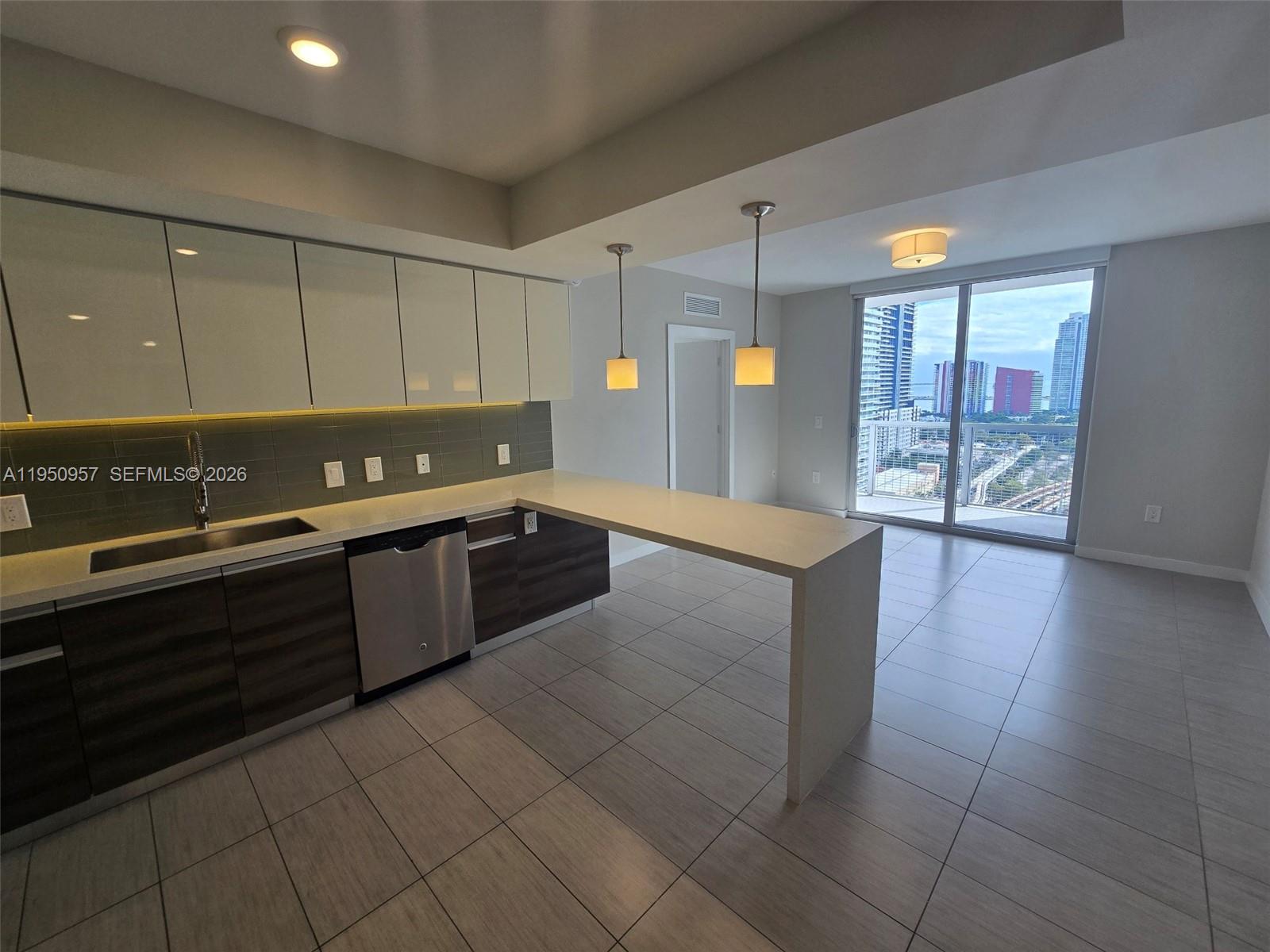 117 Southwest 10th Street, Unit 2209 Miami, FL 33130 - Photo 11 of 25