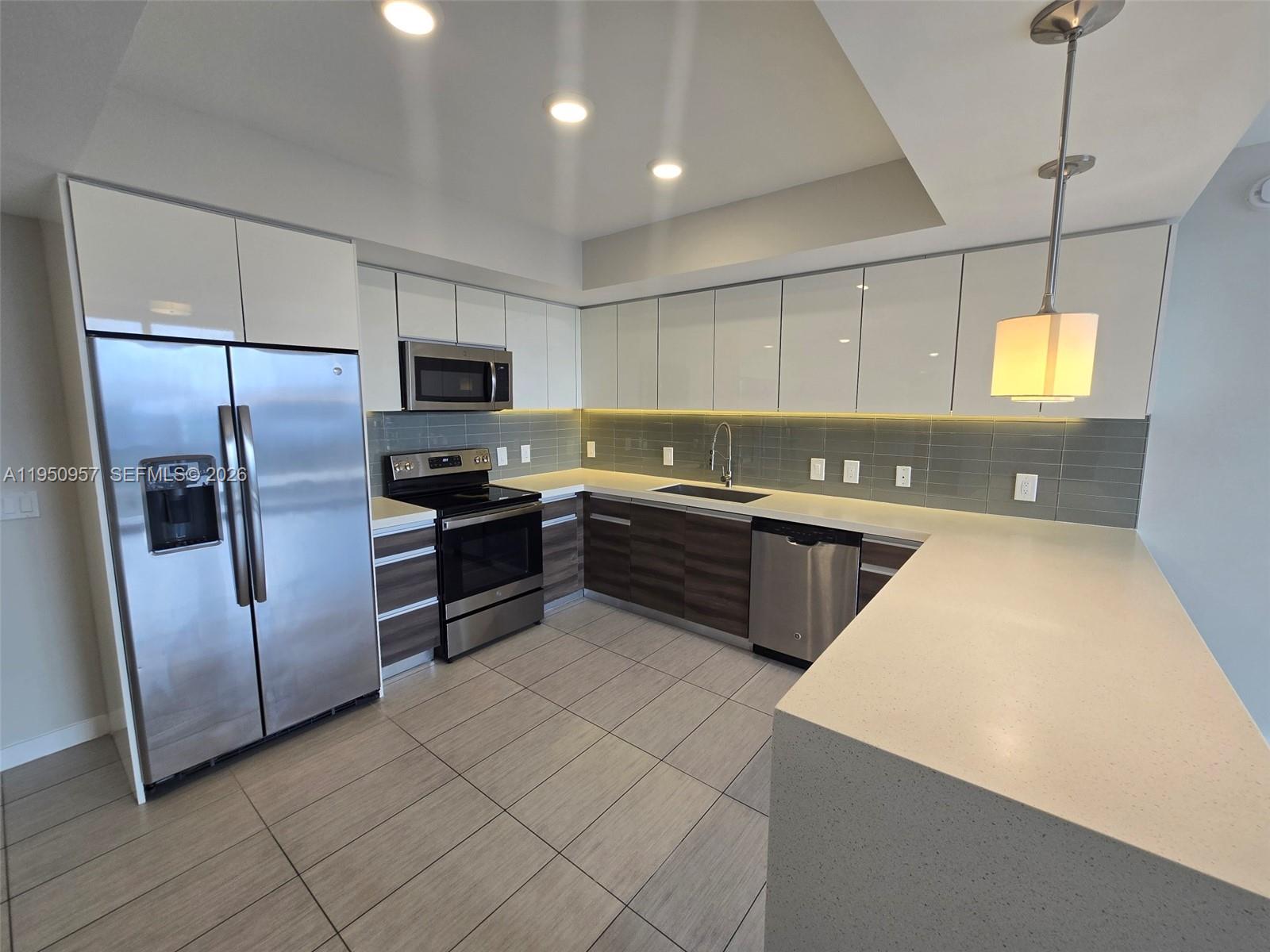 117 Southwest 10th Street, Unit 2209 Miami, FL 33130 - Photo 10 of 25