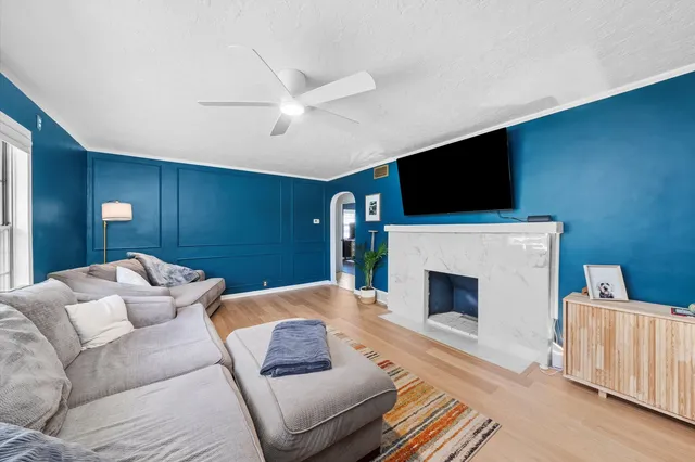 $360,000 | 1212 Grandview Avenue, Lockport, IL 60441