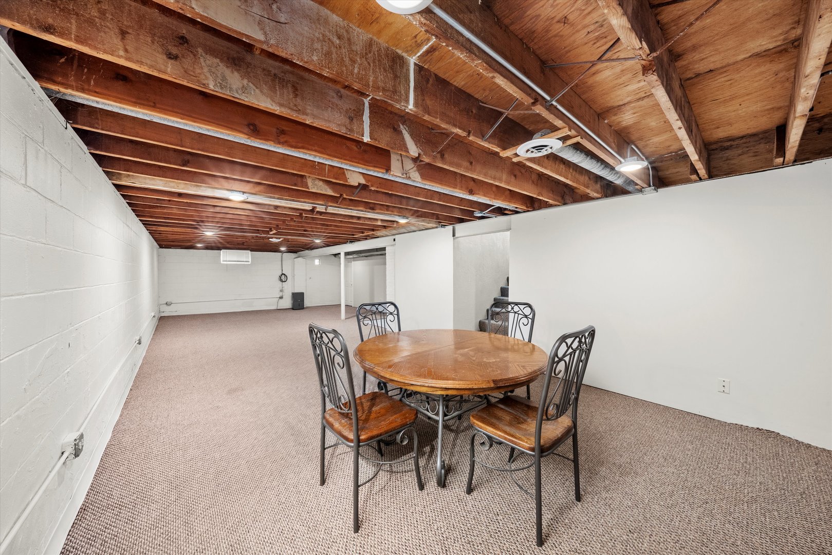 1212 Grandview Avenue Lockport, IL 60441 - Photo 28 of 38 a view of a room with a table and chairs