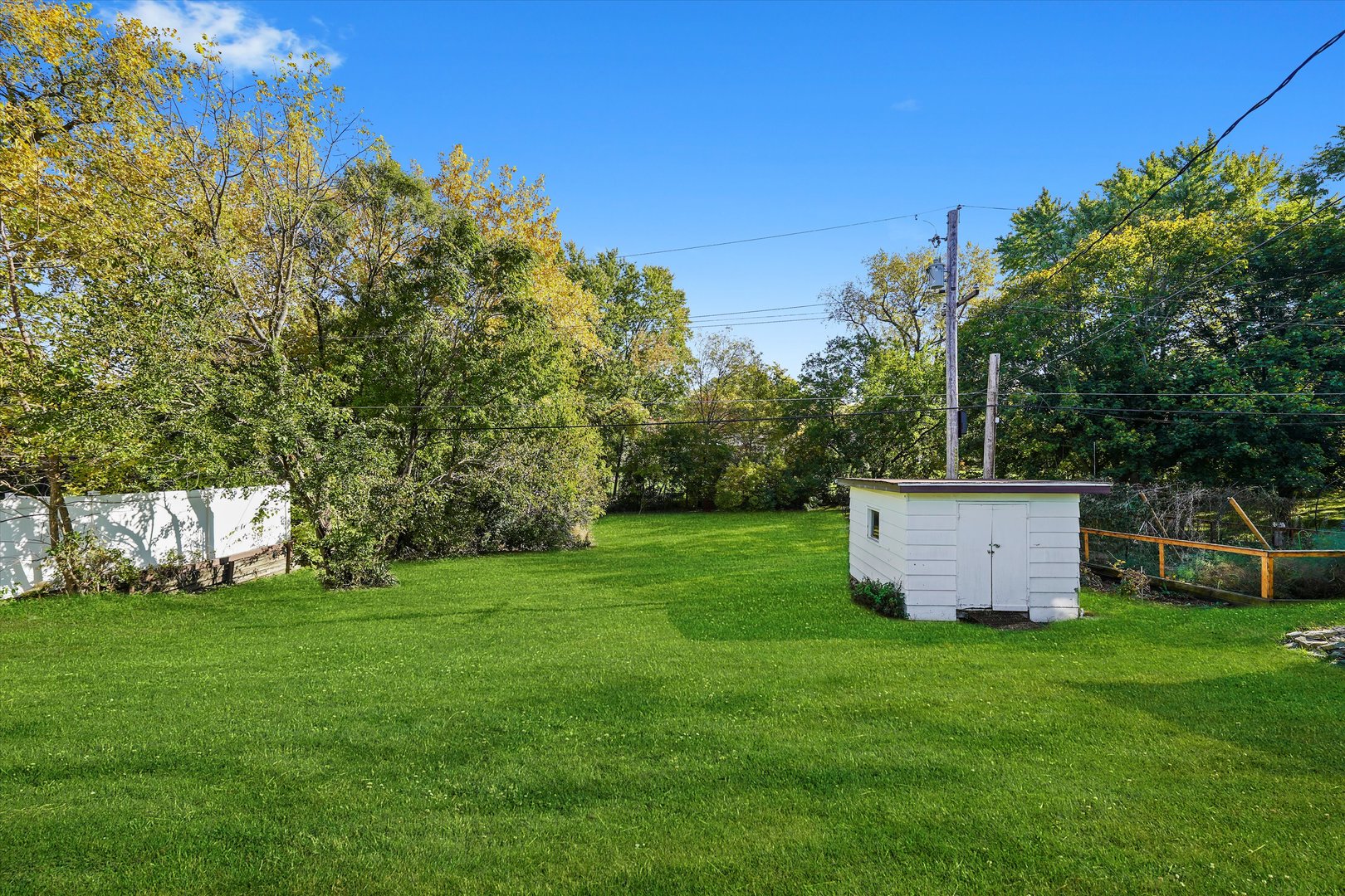 1212 Grandview Avenue Lockport, IL 60441 - Photo 31 of 38 a view of a backyard with a garden