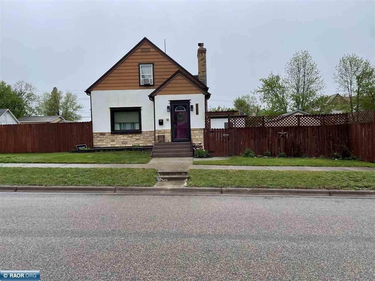 322 6th Street Southwest Chisholm, MN 55719 - Photo 1 of 39