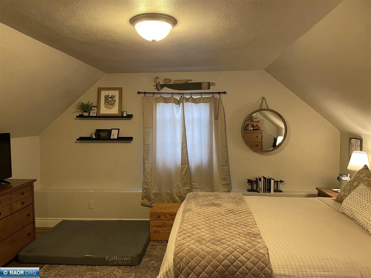 322 6th Street Southwest Chisholm, MN 55719 - Photo 16 of 39