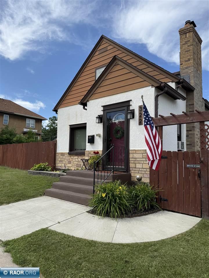 322 6th Street Southwest Chisholm, MN 55719 - Photo 3 of 39