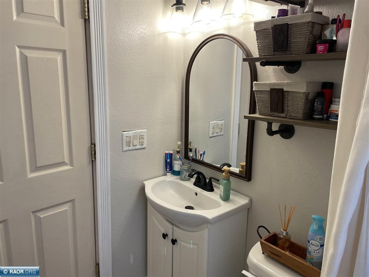 322 6th Street Southwest Chisholm, MN 55719 - Photo 8 of 39